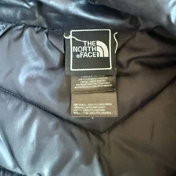 The North Face women’s black Puffer Jacket - Picture 3 of 4